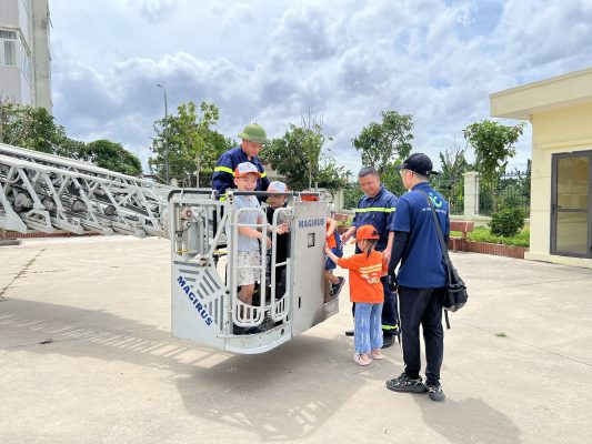 Trải nghiệm quy trình cứu hộ trong đám cháy 