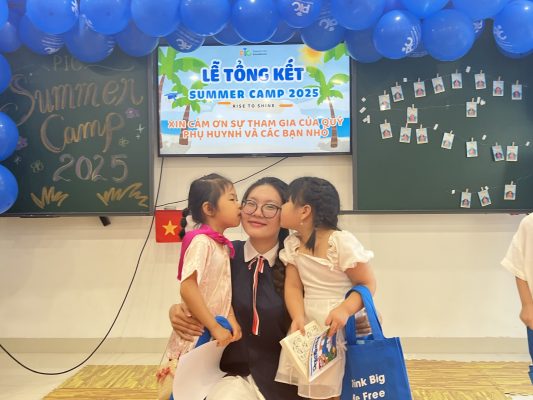 Kết thúc Summer Camp 2025 mà các bạn nhớ cô giáo quá rồi nè